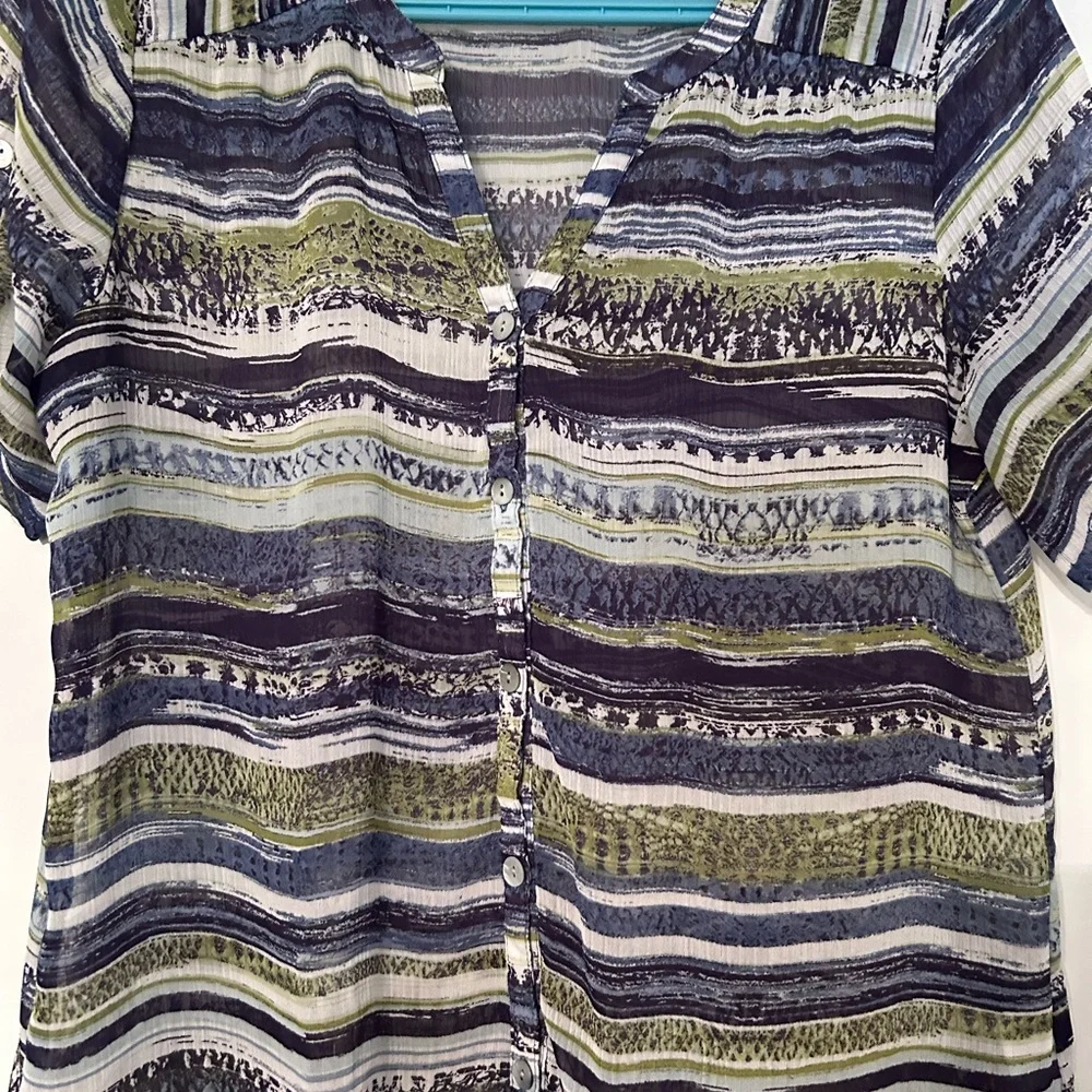 Lightweight Striped Button-Up Women's Top - Picture 2 of 6